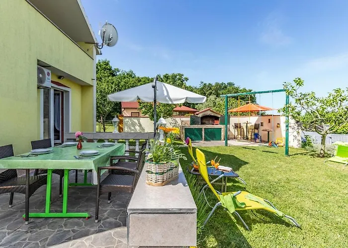 Leila Semesterbostad *