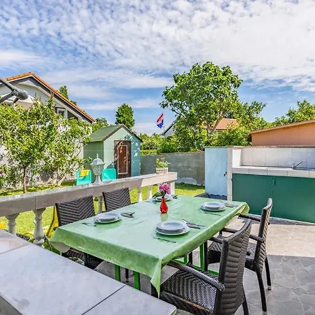 Leila * Μεντουλίν