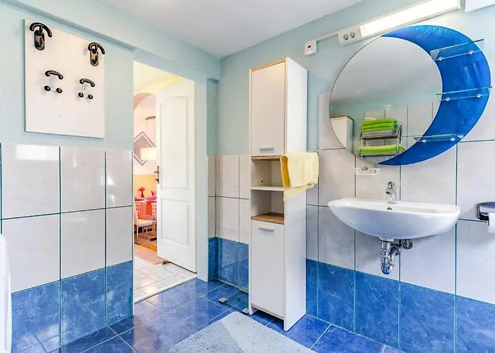 Leila * Μεντουλίν