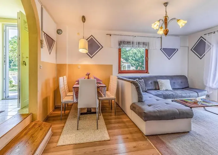 Leila * Μεντουλίν